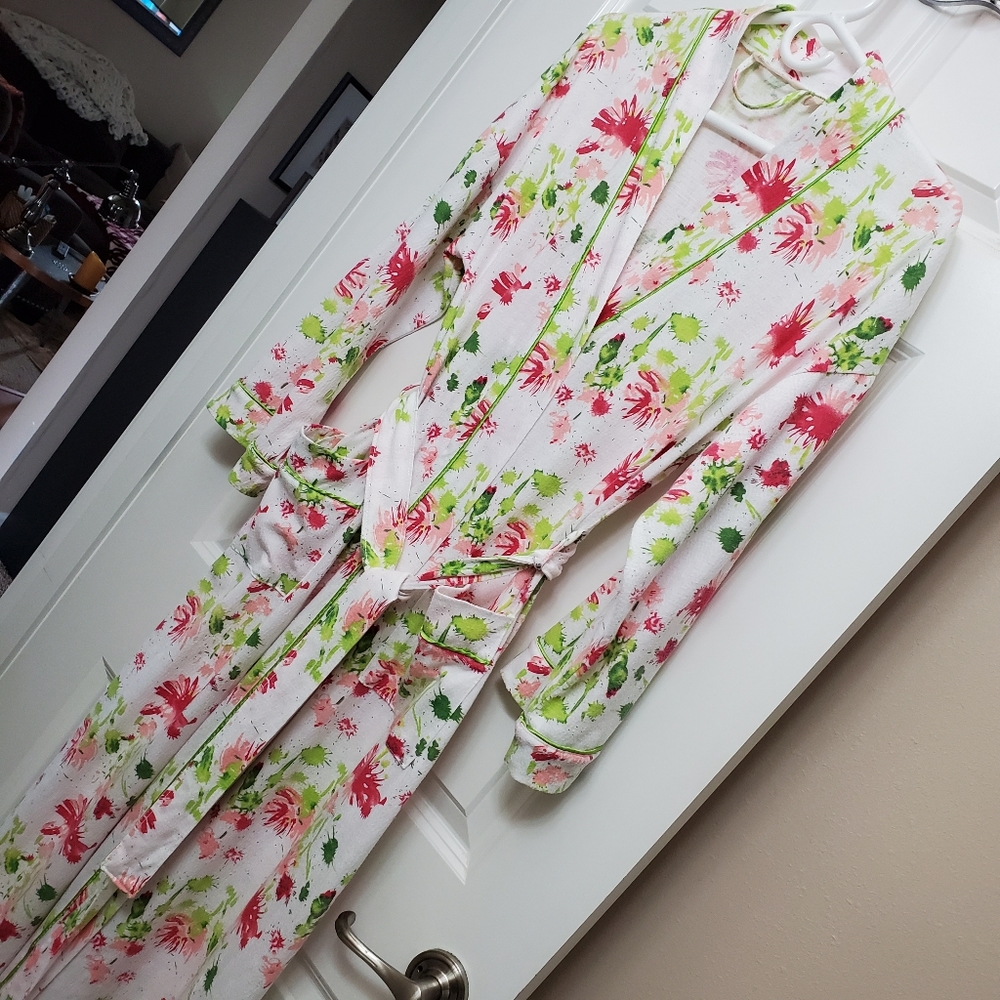 Beautiful,Soft SurroundingsRobe S.